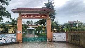 Đình chỉ công tác 15 ngày với phó hiệu trưởng trong vụ 40 học sinh nghi ngộ độc thực phẩm