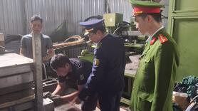 Thanh Hóa: Bắt giữ 7.000 đôi dép giả mạo nhãn hiệu Adidas