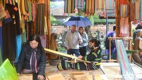 Khôi phục nghề dệt thổ cẩm của người M'nông