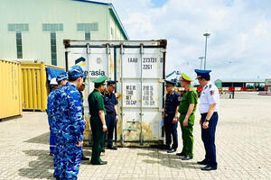 Hải quan chủ trì bắt giữ hơn 25 tấn vỏ đạn quân dụng tại Hải Phòng