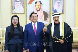 Thủ tướng Phạm Minh Chính thăm nguyên Thủ tướng Kuwait Sheikh Nasser Al-Mohammed Al-Jaber Al-Sabah