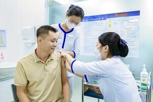 Bộ Y tế cảnh báo bệnh sốt xuất huyết, tay chân miệng diễn biến phức tạp