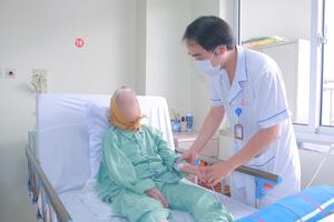 Bệnh viện E: Thay khớp háng thành công cho cụ bà 104 tuổi