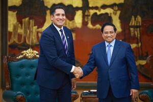 Thủ tướng đề nghị doanh nghiệp Thụy Điển tăng tỷ lệ nội địa hóa tại Việt Nam