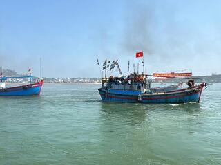 Ngư dân Quảng Ngãi chủ động thích ứng khi giá dầu tăng cao