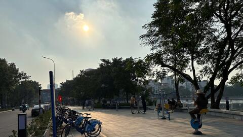 Hai phường phối hợp đảm bảo trật tự đô thị quanh hồ Trung Tự