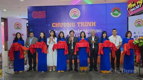 Khai mạc triển lãm sản phẩm đặc trưng tỉnh Lâm Đồng