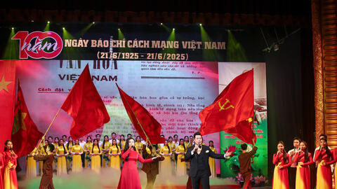 Chương trình nghệ thuật đặc biệt: Lời tri ân và đóa hoa thơm tặng người làm báo