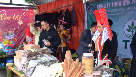 Chợ phiên miền núi Quảng Ninh: Cầu nối quảng bá sản phẩm và văn hóa bản địa