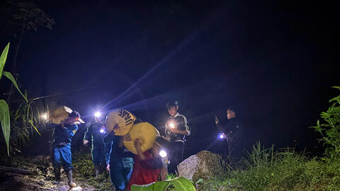 Đà Nẵng: Nguy cơ sạt lở, xã miền núi di dời dân khẩn cấp trong đêm