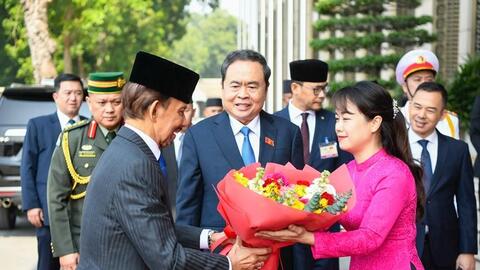 Chủ tịch Quốc hội Trần Thanh Mẫn hội kiến Quốc vương Brunei
