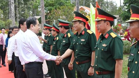 Chủ tịch Quốc hội Trần Thanh Mẫn: Sư đoàn 9 vững tin viết tiếp những trang sử vàng