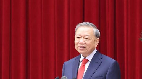 Khai mạc trọng thể Hội nghị lần thứ hai Ban Chấp hành Trung ương Đảng khóa XIV