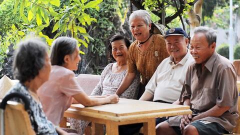 Khi người già trở thành “con mồi” của những kẻ lừa đảo