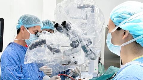 Bệnh viện Hữu nghị Việt Đức cơ sở Ninh Bình cấp cứu người bệnh đa chấn thương nguy kịch