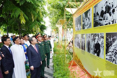 TP Hồ Chí Minh: Khai mạc triển lãm ảnh về Tổng Bí thư Nguyễn Văn Linh