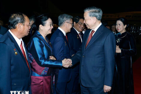 Đưa quan hệ Việt Nam - Lào lên tầm cao phát triển mới