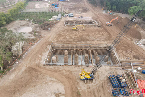 Trên đại công trường cầu Trần Hưng Đạo những ngày đầu xuân