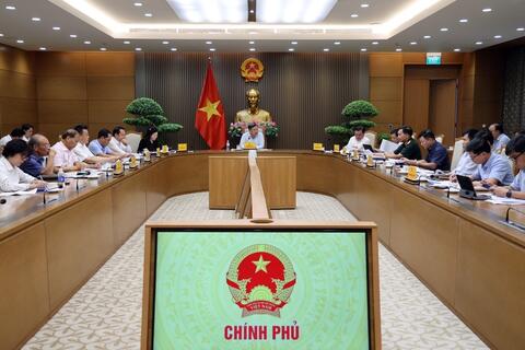 Phó Thủ tướng Thường trực Phạm Gia Túc: Hoàn thiện Nghị định mới để tái cơ cấu hệ thống kinh doanh xăng dầu