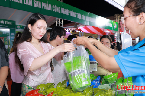 Bệ phóng giao thương, nâng tầm sản phẩm địa phương từ hội chợ lớn