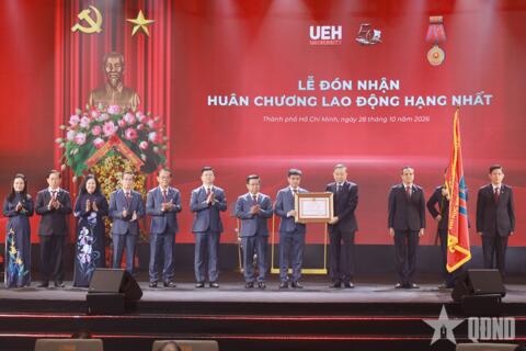 Tổng Bí thư, Chủ tịch nước Tô Lâm trao Huân chương Lao động hạng Nhất tặng Đại học Kinh tế TP Hồ Chí Minh