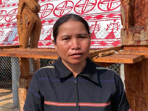 Chị Siu Thỏi-Chủ nhiệm câu lạc bộ cho biết, người Jrai theo chế độ mẫu hệ nên người phụ nữ quyền quyết định trong gia đình. Ảnh: N.B