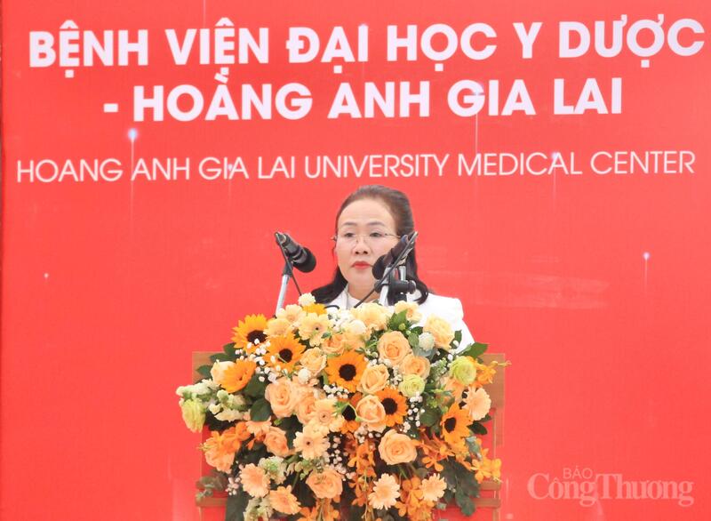 Bác sỹ Chuyên khoa I Nguyễn Thị Thu Thảo - Chủ tịch Hội đồng quản trị Bệnh viện Đại học Y Dược - Hoàng Anh Gia Lai phát biểu tại lễ khởi công. Ảnh: Hiền Mai