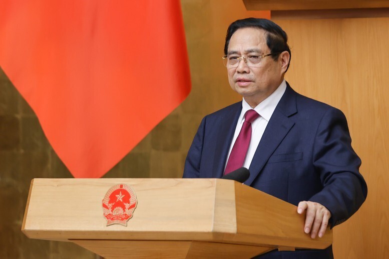 Thủ tướng nhấn mạnh thể chế phải đi trước dẫn đường, nhằm tháo gỡ các điểm nghẽn, các vấn đề nảy sinh trên thực tế, đưa thể chế từ "điểm nghẽn của điểm nghẽn" thành lợi thế cạnh tranh quốc gia. Ảnh: VGP/Nhật Bắc