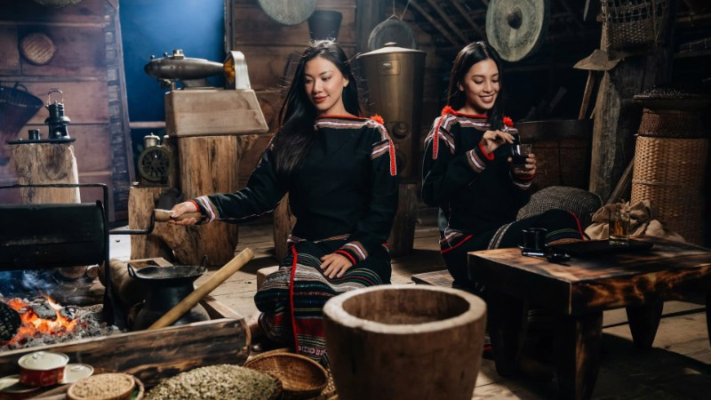 Cà-phê Đắk Lắk được nhìn nhận như một hệ sinh thái toàn diện, nơi tri thức bản địa, cảnh quan văn hóa và sinh kế cộng đồng đan xen trong chuỗi giá trị toàn cầu.