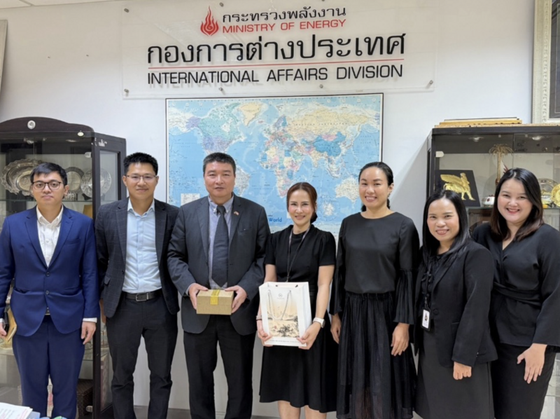 Thương vụ Việt Nam tại Thái Lan gặp và trao đổi với đại diện Bộ Năng lượng Thái Lan về hợp tác năng lượng giữa hai nước. Ảnh: LHP