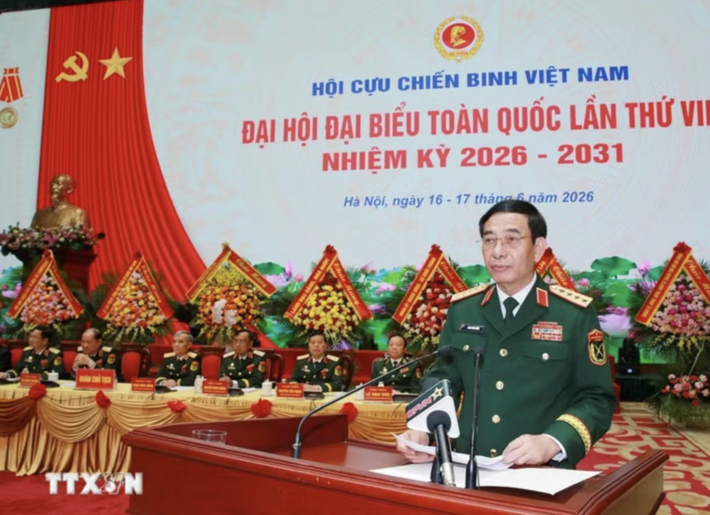 Đại tướng Phan Văn Giang, Ủy viên Bộ Chính trị, Phó Thủ tướng Chính phủ, Phó Bí thư Quân ủy Trung ương, Bộ trưởng Bộ Quốc phòng phát biểu chào mừng Đại hội. (Ảnh: Trọng Đức/TTXVN)