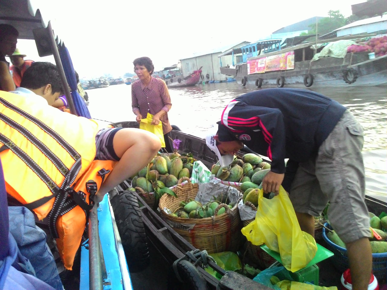 Tăng cường liên kết vùng, kết hợp phát triển du lịch đưa nông sản TP Hồ Chí Minh hội nhập kinh tế quốc tế