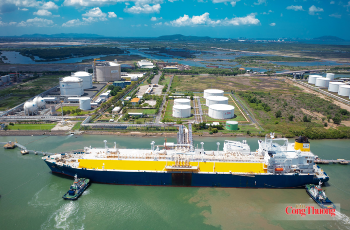Kho cảng LNG Thị Vải (phường Tân Phước, TP. Hồ Chí Minh), một trong những hạ tầng LNG quan trọng của Việt Nam. Ảnh: Nam Nguyễn