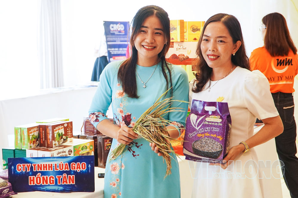Sản phẩm gạo của Công ty TNHH Lúa - Gạo Hồng Tân (phường Tân Ngãi).