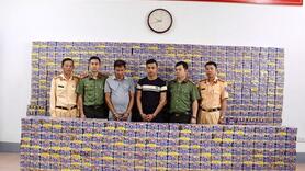 Bắt giữ hai đối tượng buôn lậu pháo từ nước ngoài vào Việt Nam
