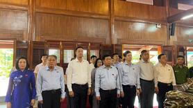 Phó Thủ tướng Chính phủ Nguyễn Chí Dũng tiếp xúc cử tri tại tỉnh Quảng Trị