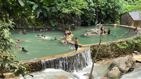 Thương mại, dịch vụ mở lối thoát nghèo cho bà con Mường Chiên