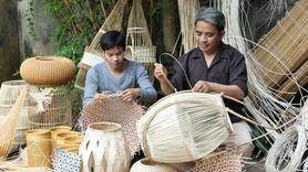 Sản phẩm OCOP vươn xa từ bàn tay nghệ nhân làng nghề Phú Vinh