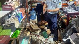 Quản lý thị trường Đà Nẵng 'đột kích' phát hiện hàng trăm túi giả nhãn hiệu