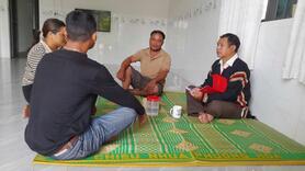 Lặng lẽ cống hiến cho buôn làng