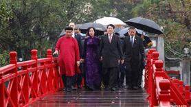 Chủ tịch nước Lương Cường và Phu nhân thả cá chép tiễn ông Công, ông Táo