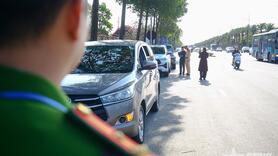 Hà Nội: Xử lý phương tiện dừng đỗ không đúng quy định tại sân bay Nội Bài