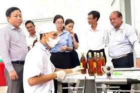 Nghiệm thu 2 đề án khuyến công, nâng cao năng lực sản xuất mụn dừa và mật ong