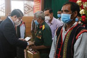 Để mọi nhà đều có Tết