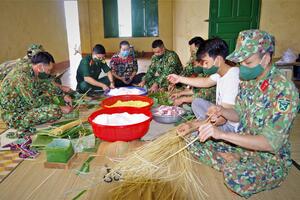 Xuân ấm tình quân dân