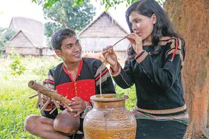 Văn hóa rượu cần Tây Nguyên