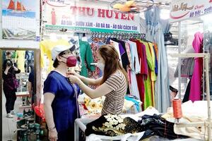 Miền Trung: "Làm mới" chợ truyền thống hút du khách
