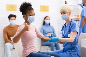 Trẻ khỏi COVID-19 sau bao lâu có thể tiêm vaccine?