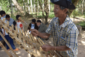 Những nghệ nhân tâm huyết ở Mang Yang
