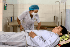 Bộ Y tế đề nghị khẩn trương tìm nguồn thuốc điều trị sốc sốt xuất huyết